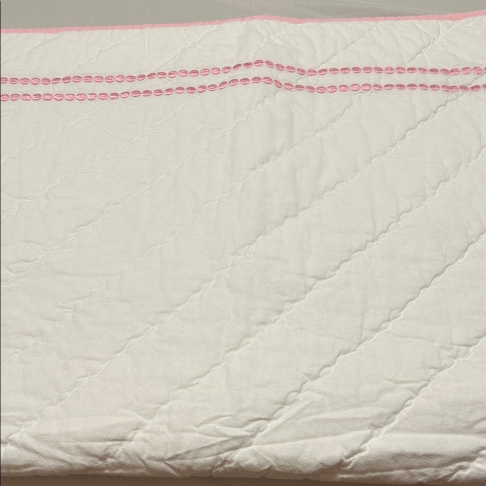 Comforter & 3 piece sheet set. Pottery Barn Kids Toddler Bed size. EUC